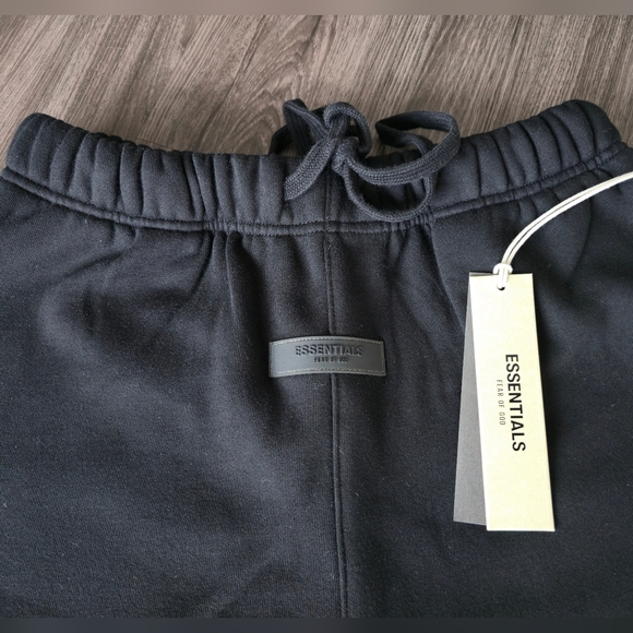 Essentials Fear of God Loose pants - Black - Picture 4 of 5